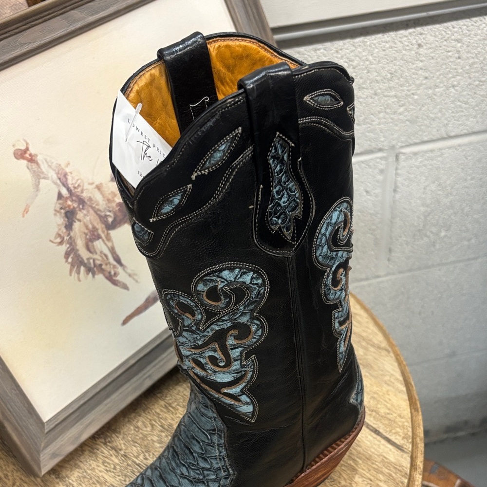 Ferrini Black & Blue Heeled Boots💙🤍 - Picture 4 of 7